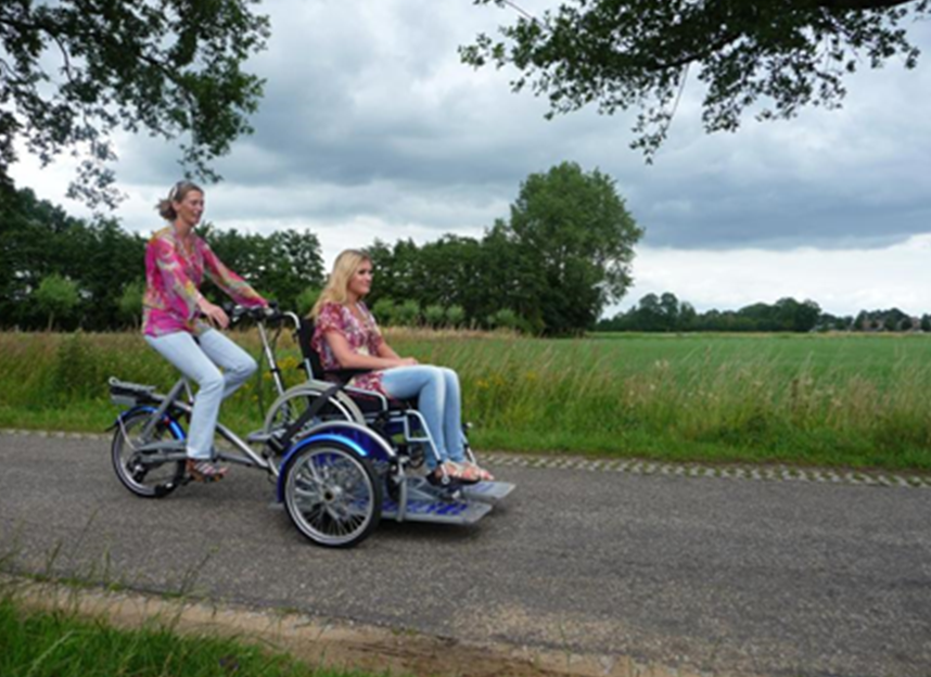 Rolstoel fiets Esdege Reigersdaal gefinancierd door Rotaryclub Heerhugowaard Langedijk